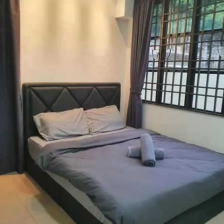3 Storey Bangalow Near Spice Arena & Queensbay Mall Bayan Lepas Exterior photo