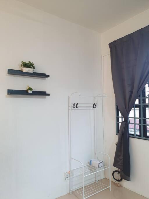 3 Storey Bangalow Near Spice Arena & Queensbay Mall Apartment