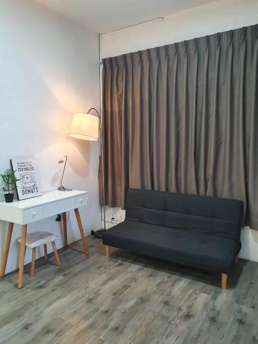 3 Storey Bangalow Near Spice Arena & Queensbay Mall *