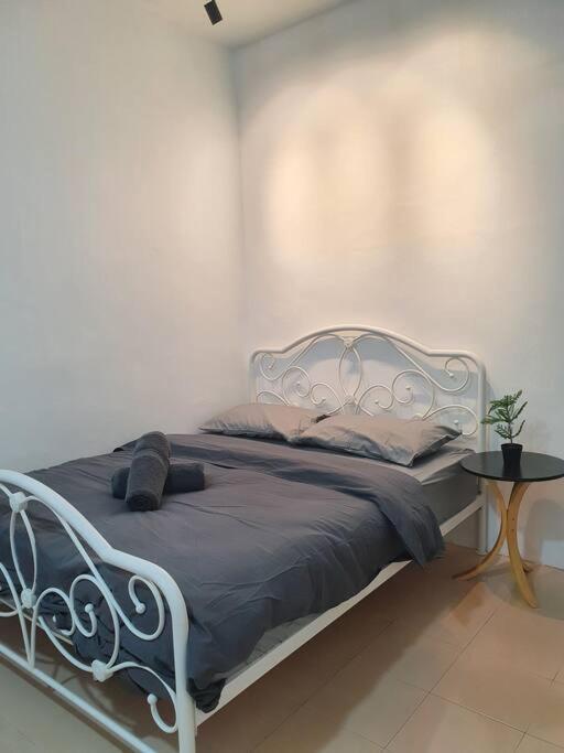 Apartment 3 Storey Bangalow Near Spice Arena & Queensbay Mall *