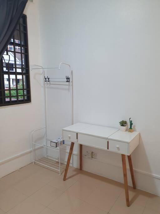 Apartment 3 Storey Bangalow Near Spice Arena & Queensbay Mall