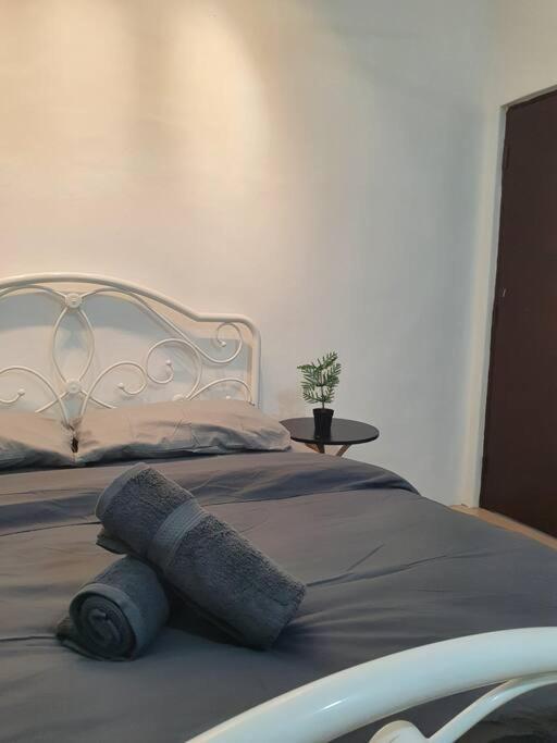 Apartment 3 Storey Bangalow Near Spice Arena & Queensbay Mall *
